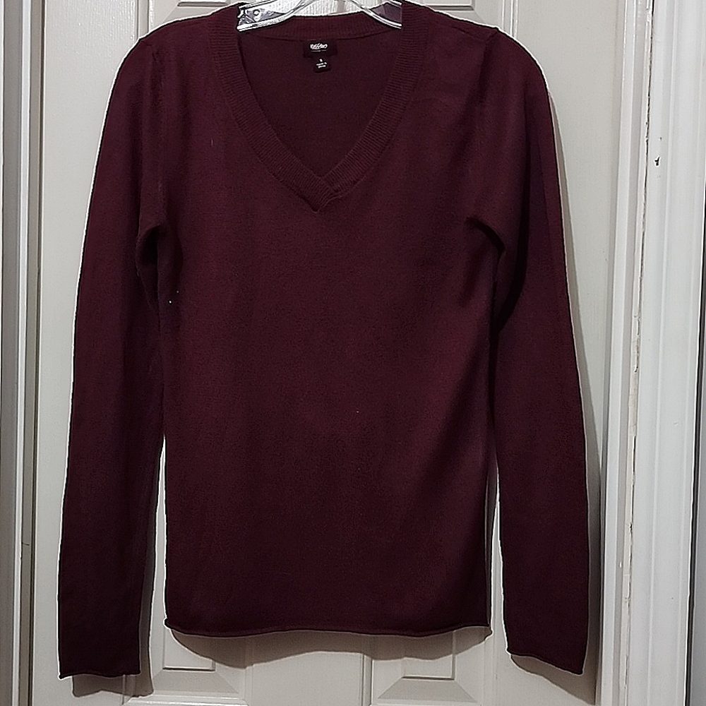 Long-Sleeve Burgundy V-Neck Sweater